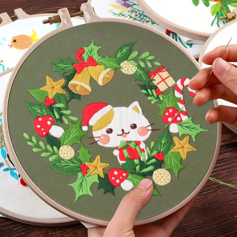 Rubbyoo Embroidery Kit - Christmas Cat Wreath