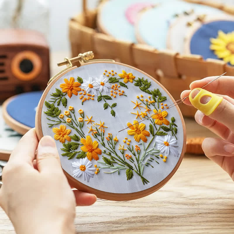 Rubbyoo Embroidery Kit - Flowers Rings